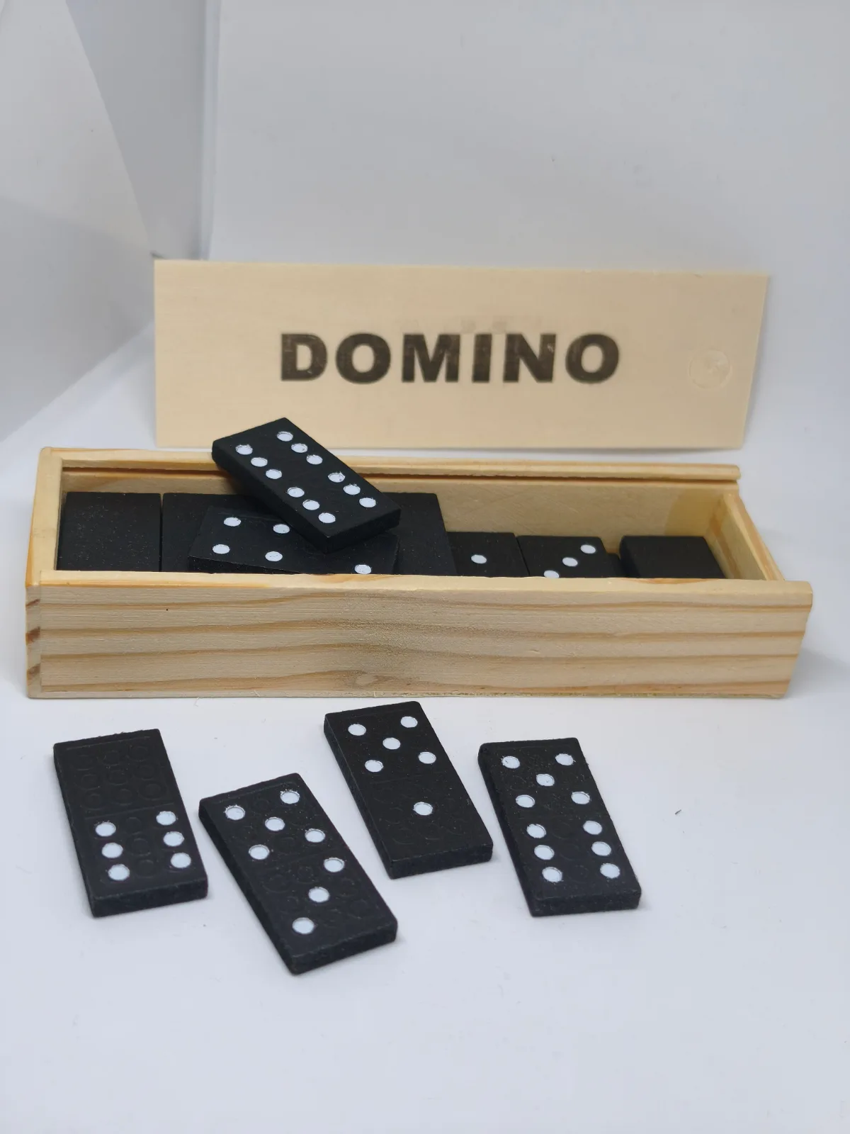 Ahşap Kutulu Domino