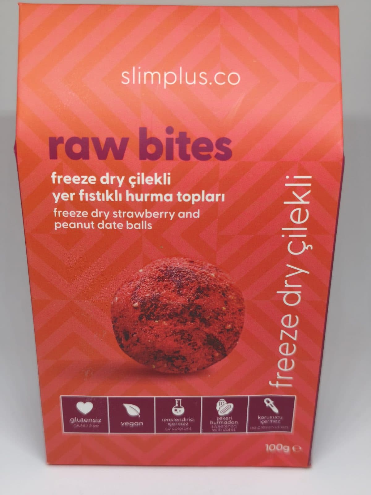 Hurma Topları Freeze Dry Çilek Kaplı Yerfıstıklı Raw Bites (2 x 100G)